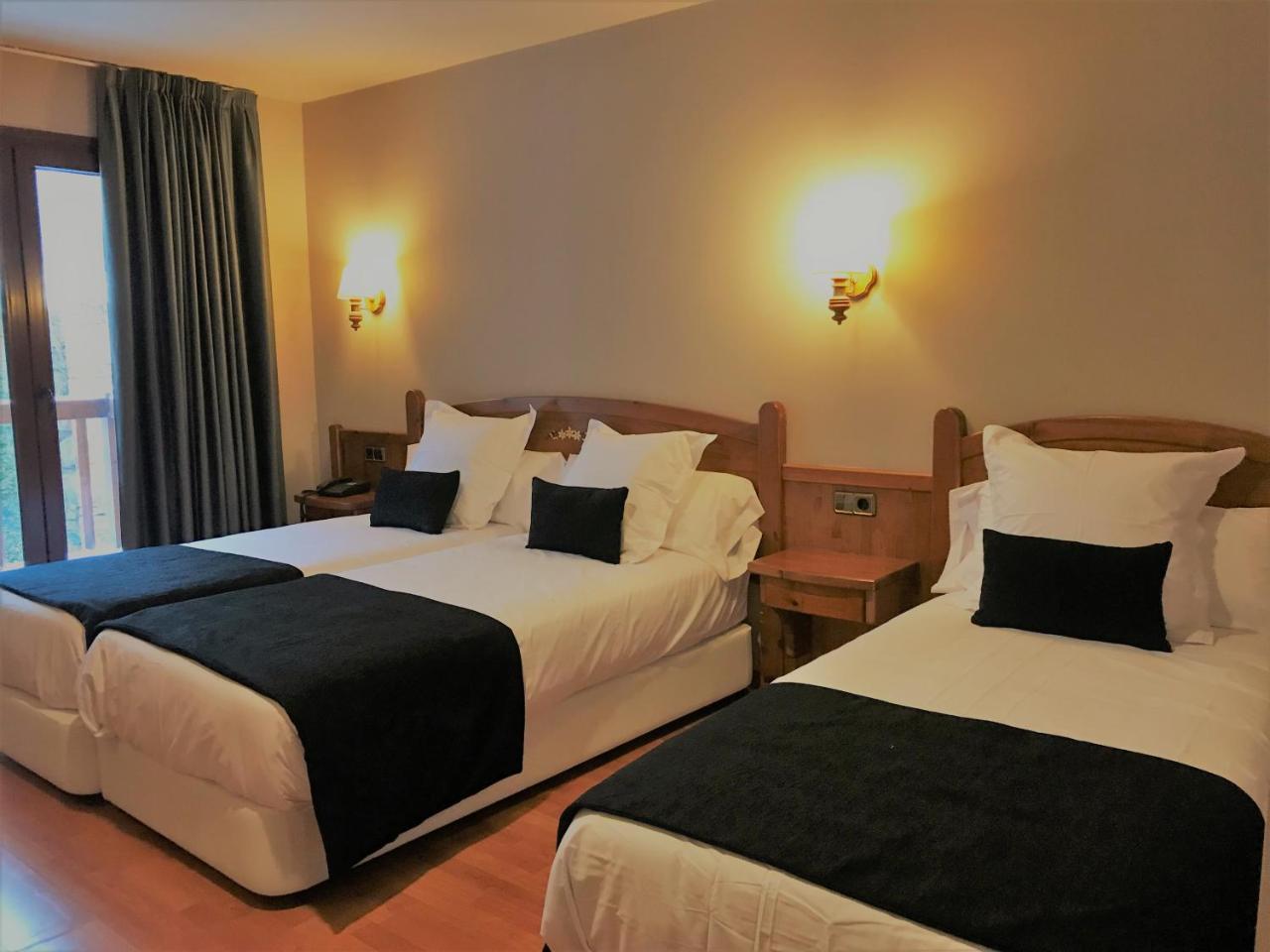Hotel & Spa Niunit El Serrat Exterior photo